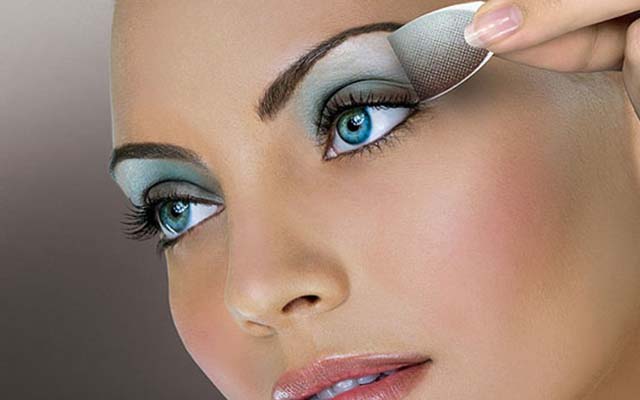 Your Eye make–up is window to your personality!