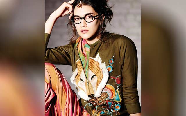 kriti sanon has signed her next film