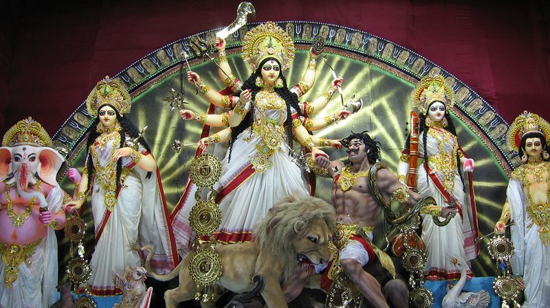 India gets into a festive mood as Navratri begins from today!