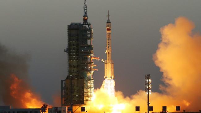 Mission to dock with an experimental space station