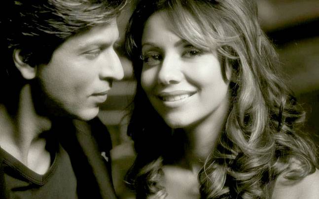 Gauri and SRK are celebrating their 25th anniversary