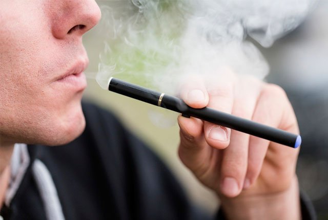 E-Cigarettes are affecting oral health 