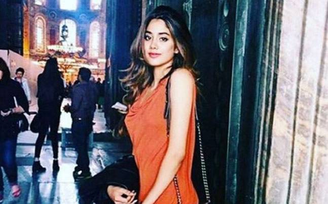 Truth behind Bollywood debut of Jhanvi Kapoor