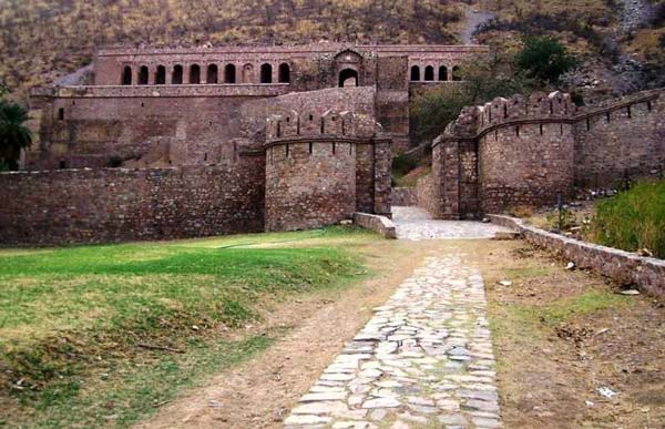 Adventure lovers, here are India’s five most haunted places for adventure! 