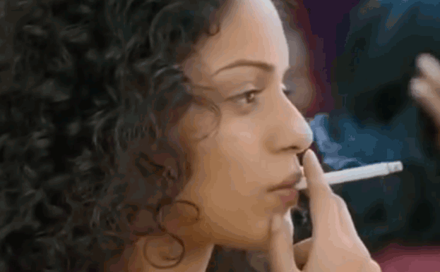 Bollywood divas who smoke in real life
