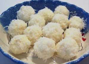 Delicious Coconut Snow Balls