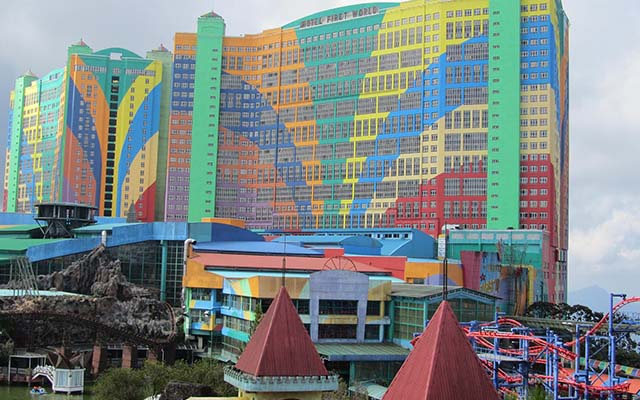 “First world hotel”-the World’s largest hotel