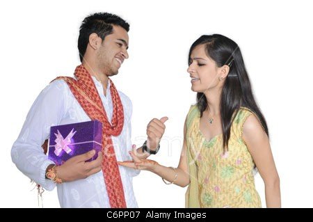 5 Best gifts option for your sisters for this Rakshabandhan