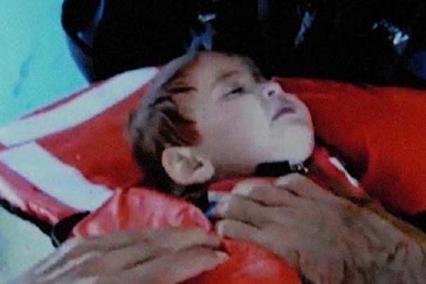 Good Samaritan Turkish fishermen rescue 18 month baby in Aegean Sea