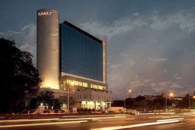 Hyatt eyes Starwood to scale up