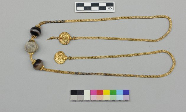 3500 year old Greek burial treasure found