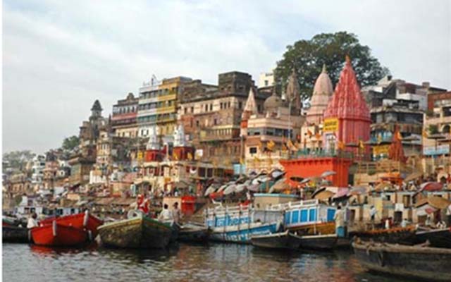 Saree is the new dress code for women in Kashi Vishwanath Temple