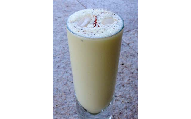 Rejuvenate your taste buds by Pinjabi Lassi!