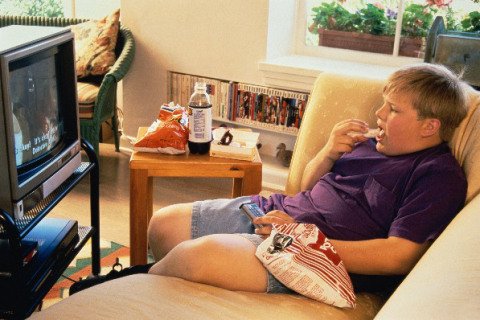 Sitting and watching too much TV can lower brain power!