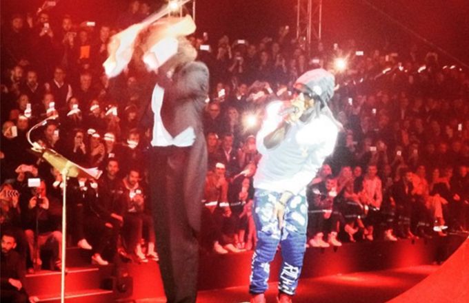 Lil Wayne walks off stage