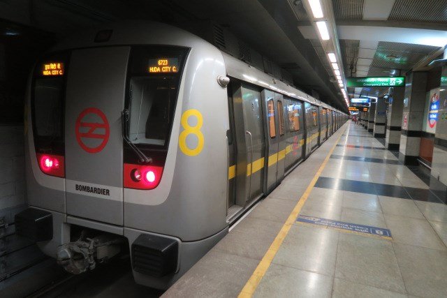 Things you will relate if you regularly travel in Delhi metro