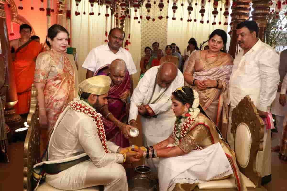 Kumaraswamy son marriage