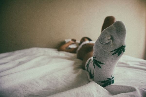 sleep with socks on