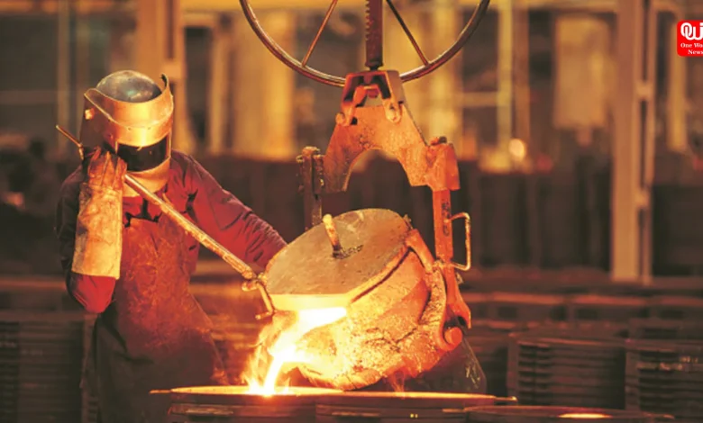 India's Manufacturing Growth Moderates as November PMI Dips to 56.5
