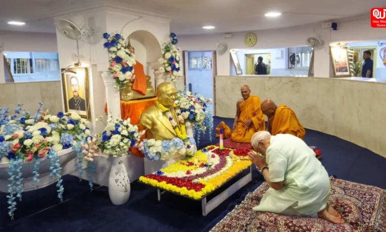 PM Modi and Mallikarjun Kharge Share Light Moment During Ambedkar Tribute on Mahaparinirvan Diwas