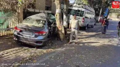 Vehicle Collides