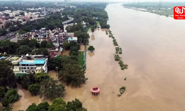 Delhi Floods, Yamuna Breaches 207m Mark