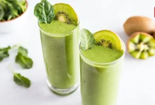 Spinach and Kale Green Smoothie