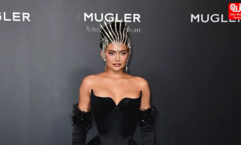 Kylie Jenner, BAFTA, Crystal-Drenched Gown