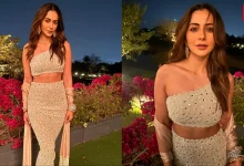 Rakul Preet Singh, Pearl And Mirror