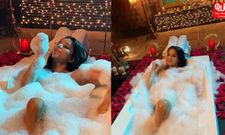 Monalisa Sexy Bathtub Pictures