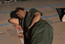 sunil Grover Sleeps On Road