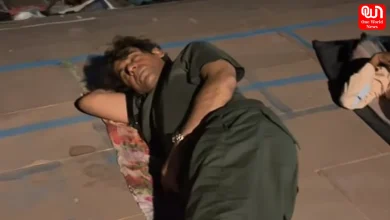sunil Grover Sleeps On Road