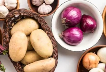 store potatoes and onions together