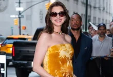 Pregnant Anne Hathway, Strappless Yellow Gown